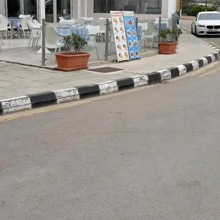 2-bed House Sleeps 6 -pool -free Parking -netflix *