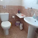 Case de vacanță 2-bed House Sleeps 6 -pool -free Parking -netflix Mandria (Paphos)