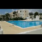 Case de vacanță 2-bed House Sleeps 6 -pool -free Parking -netflix *