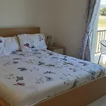 Case de vacanță 2-bed House Sleeps 6 -pool -free Parking -netflix *