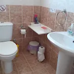 2-bed House Sleeps 6 -pool -free Parking -netflix Case de vacanță Mandria (Paphos)