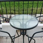 2-bed House Sleeps 6 -pool -free Parking -netflix *