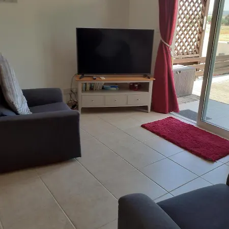 Beautiful 2-bed House In Paphos * Mandria (Paphos)