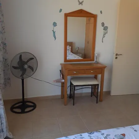 Beautiful 2-bed House In Paphos Holiday home Mandria (Paphos)