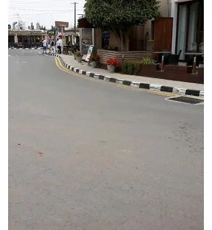 2-bed House Sleeps 6 -pool -free Parking -netflix