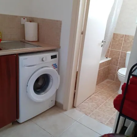 Beautiful 2-bed House In Paphos