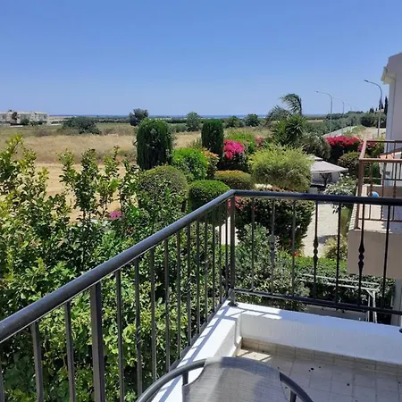 Beautiful 2-bed House In Paphos * Mandria (Paphos)