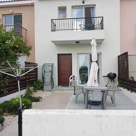 Beautiful 2-bed House In Paphos Holiday home