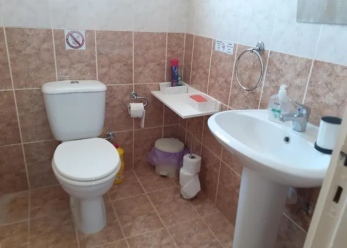 Σπίτι διακοπών 2-bed House Sleeps 6 -pool -free Parking -netflix Μανδριά