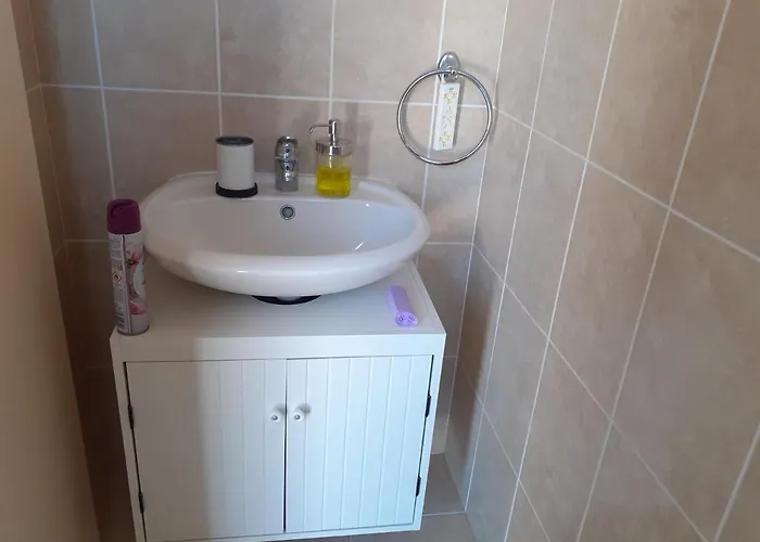 2-bed House Sleeps 6 -pool -free Parking -netflix