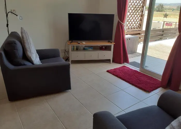 2-bed House Sleeps 6 -pool -free Parking -netflix * Μανδριά