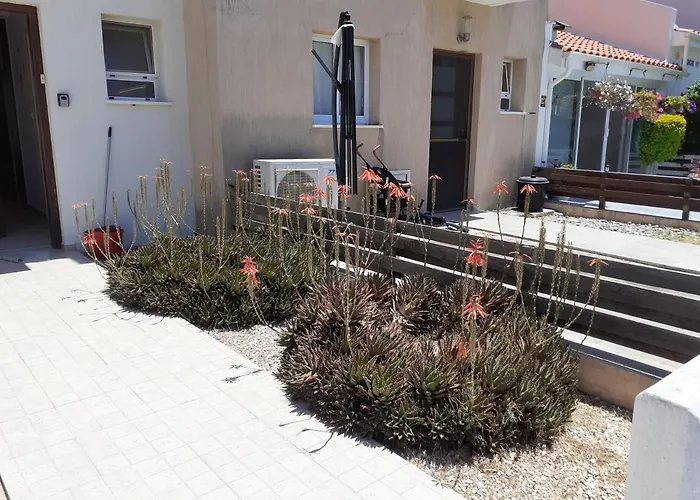 2-bed House Sleeps 6 -pool -free Parking -netflix Σπίτι διακοπών Μανδριά