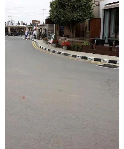 2-bed House Sleeps 6 -pool -free Parking -netflix