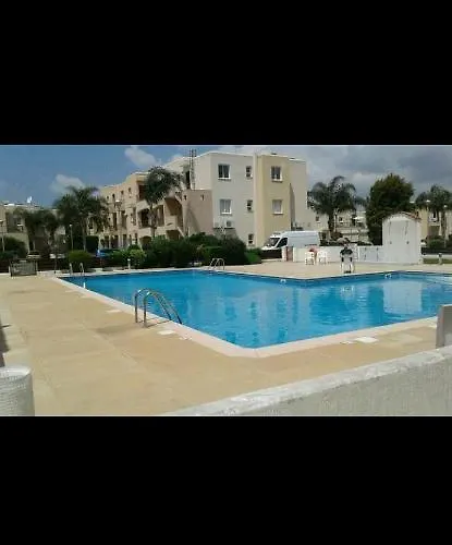 Σπίτι διακοπών 2-bed House Sleeps 6 -pool -free Parking -netflix *