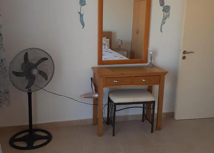 2-bed House Sleeps 6 -pool -free Parking -netflix Σπίτι διακοπών