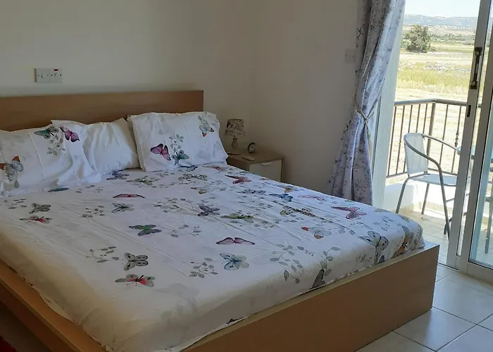 Σπίτι διακοπών 2-bed House Sleeps 6 -pool -free Parking -netflix *