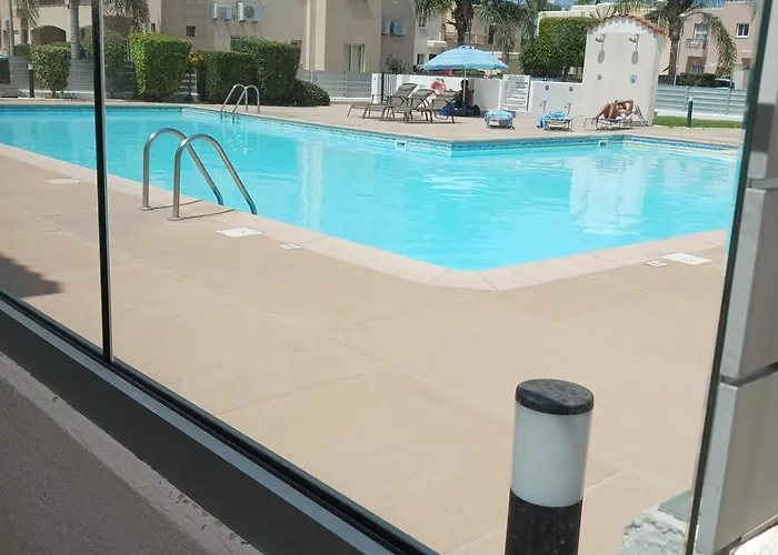 2-bed House Sleeps 6 -pool -free Parking -netflix Σπίτι διακοπών Μανδριά