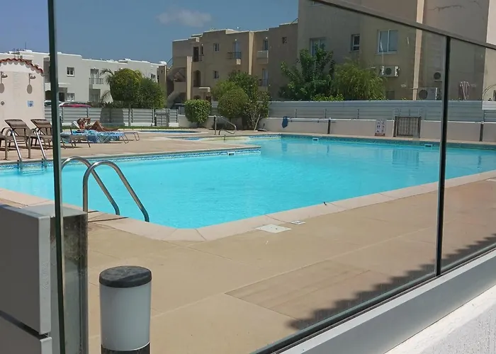 2-bed House Sleeps 6 -pool -free Parking -netflix Μανδριά