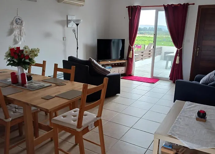 2-bed House Sleeps 6 -pool -free Parking -netflix Σπίτι διακοπών