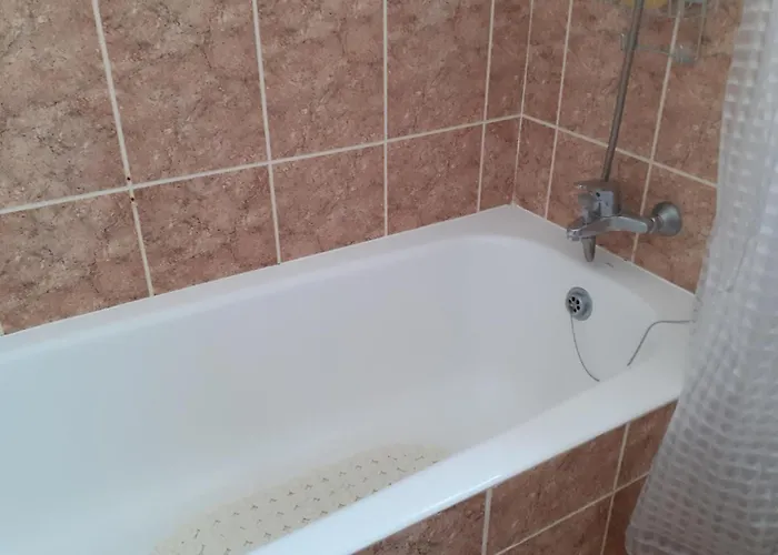 2-bed House Sleeps 6 -pool -free Parking -netflix Σπίτι διακοπών *